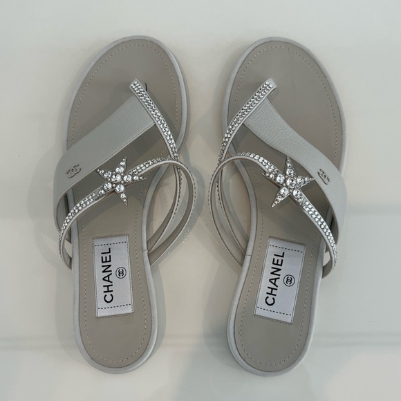 CHANEL DOVE GRAY CRYSTAL STAR SANDALS SIZE EU 38 / US 8 NWOTS! - Picture 9 of 15